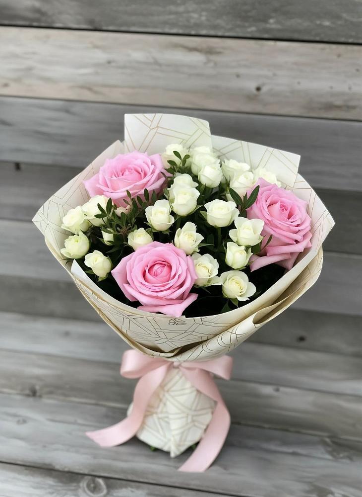 Букет цветов из: Розы в Красном Октябре