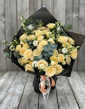 Букет цветов из:  Розы и Лизиантусы в Красном Октябре