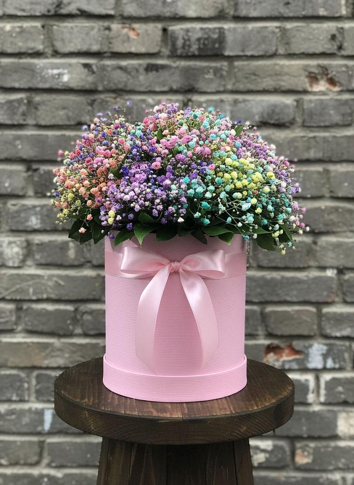 Цветочная композиция из Гипсофила и Розы в шляпной коробке в Красном Октябре