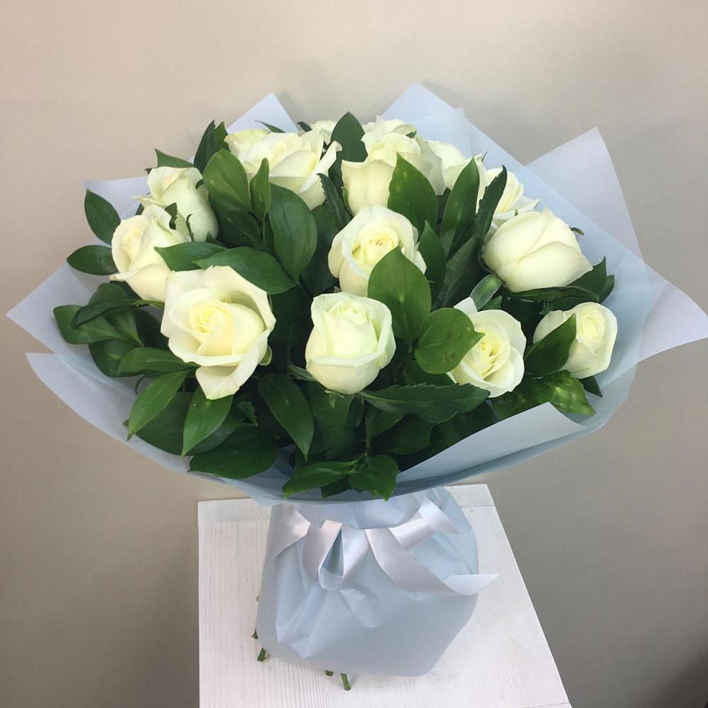 Букет 15 Белых роз Проуд в Красном Октябре