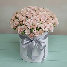 Цветочная композиция из Розы в шляпной коробке в Красном Октябре