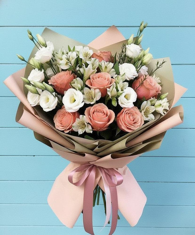 Букет цветов из: Розы, Альстромерии и Лизиантусы в Красном Октябре