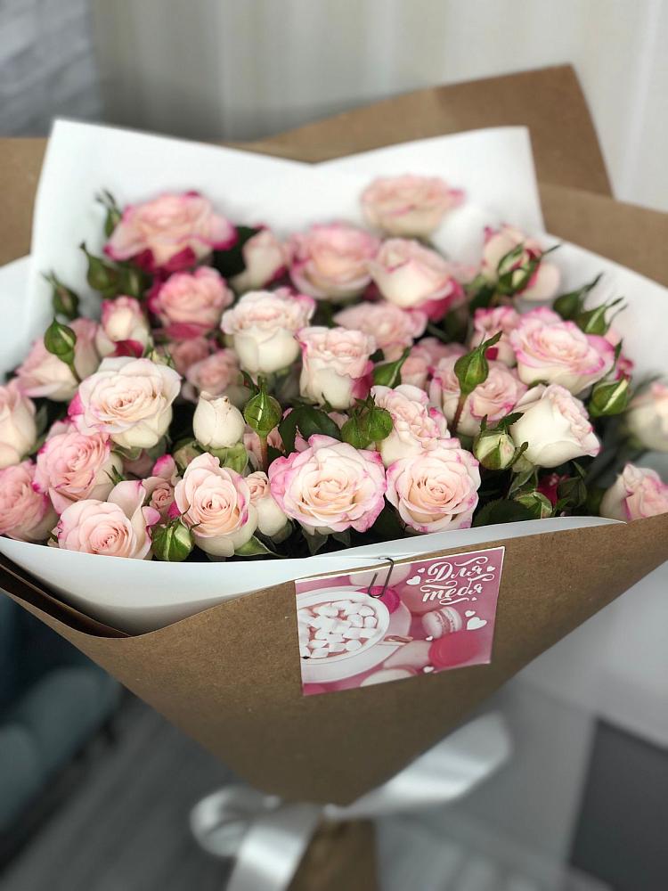 Букет цветов из: Розы в Красном Октябре