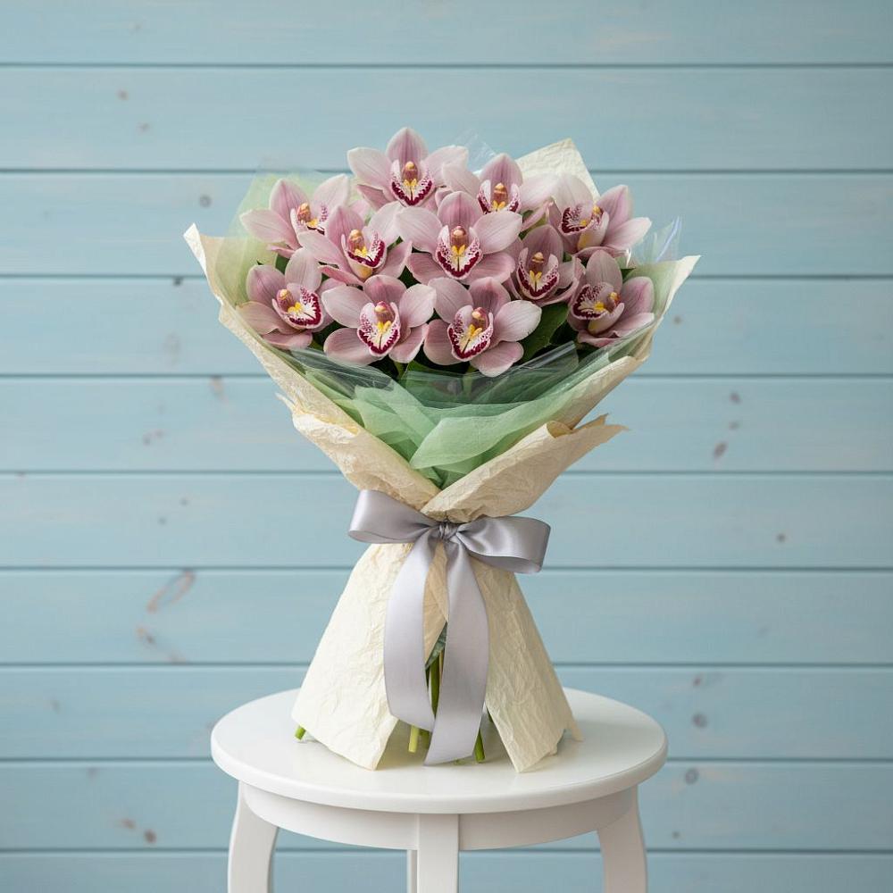 Букет цветов из: Орхидеи и Розы в Красном Октябре