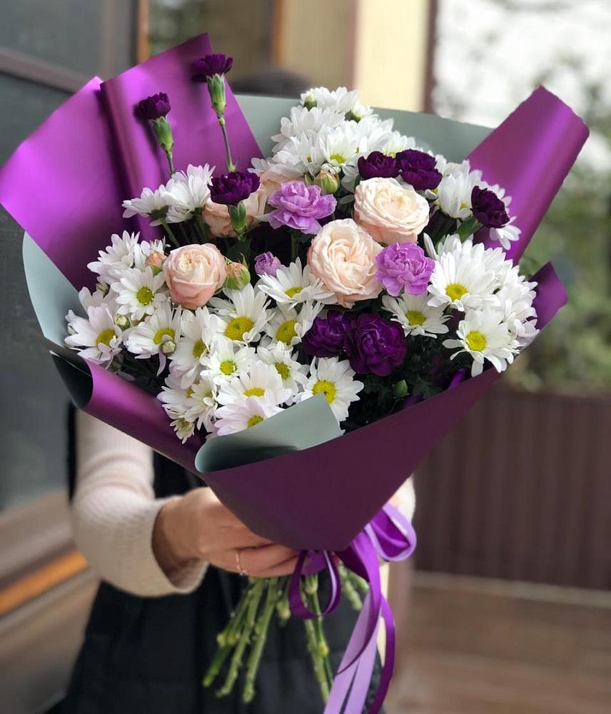 Букет цветов из: Хризантемы, Гвоздики и Розы в Красном Октябре