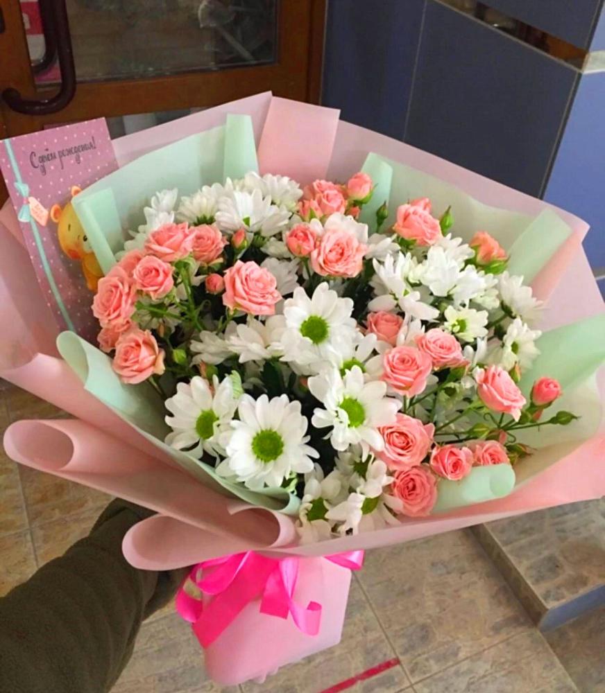 Букет цветов из: Розы и Хризантемы в Красном Октябре