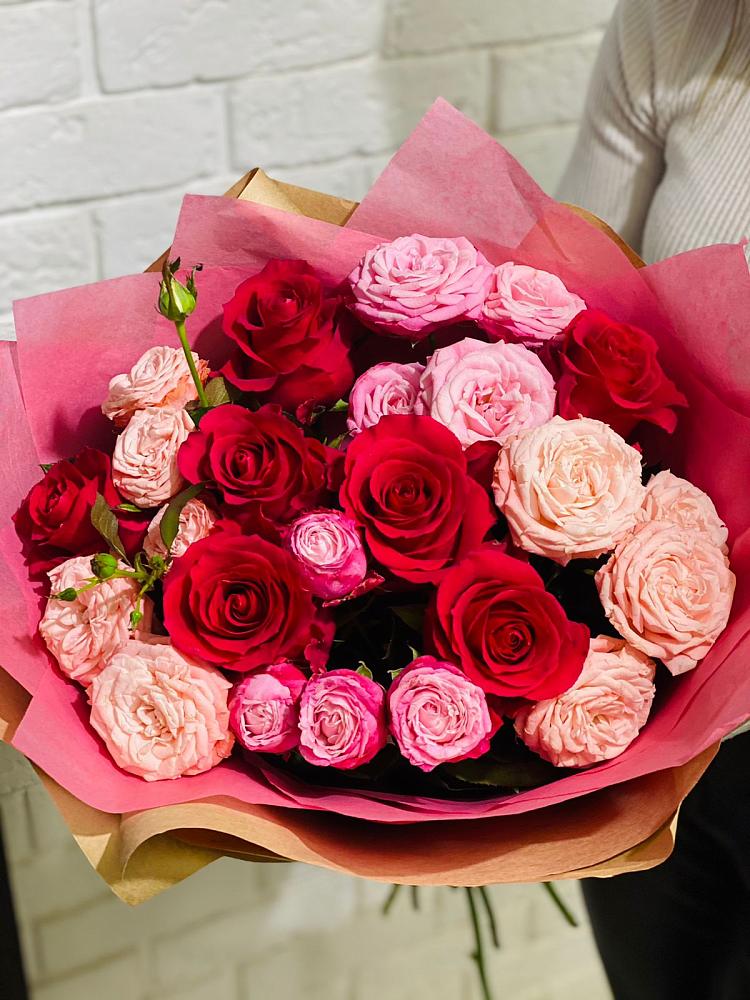 Букет цветов из: Розы в Красном Октябре