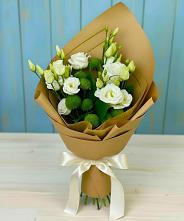 Букет цветов из:  Хризантемы и Лизиантусы в Красном Октябре