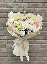 Букет цветов из:  Гвоздики, Розы, Лизиантусы и Хризантемы #REPLACE_PRED# Красном Октябре