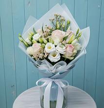 Букет цветов из:  Розы и Лизиантусы в Красном Октябре