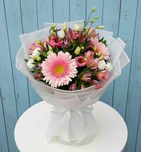 Букет цветов из:  Герберы, Альстромерии и Лизиантусы #REPLACE_PRED# Красном Октябре