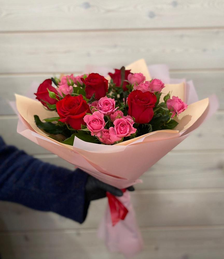 Букет цветов из: Розы в Красном Октябре