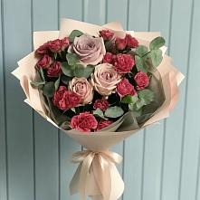 Букет цветов из:  Гвоздики и Розы #REPLACE_PRED# Красном Октябре