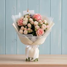 Букет цветов из:  Розы в Красном Октябре