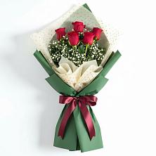 Букет цветов из:  Розы в Красном Октябре