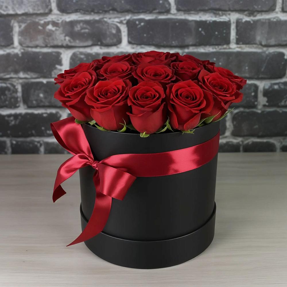 Цветочная композиция из Розы в шляпной коробке в Красном Октябре