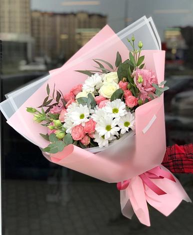 Букет цветов из: Розы, Лизиантусы и Хризантемы в Красном Октябре
