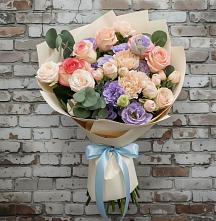 Букет цветов из:  Розы, Лизиантусы и Гвоздики #REPLACE_PRED# Красном Октябре